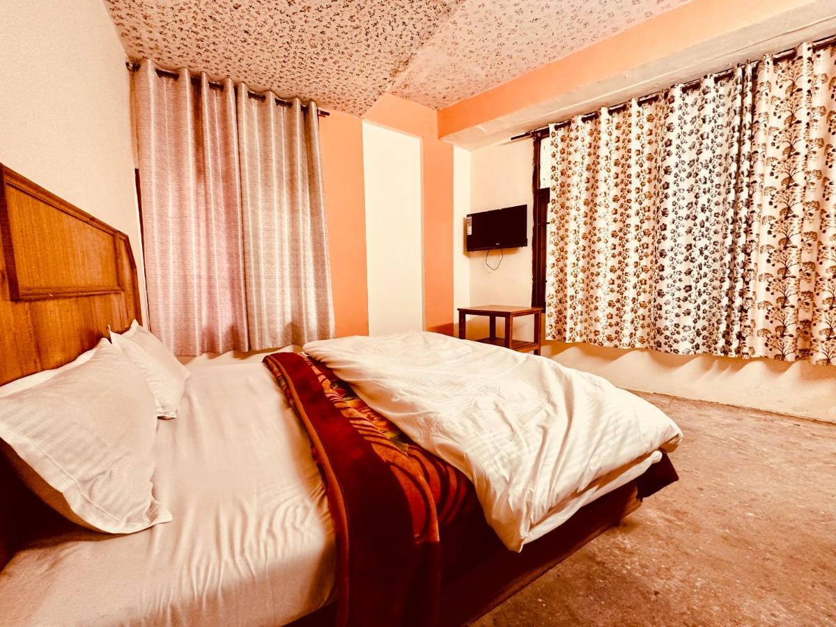 Hotel D Kanchan Manali Esterno foto